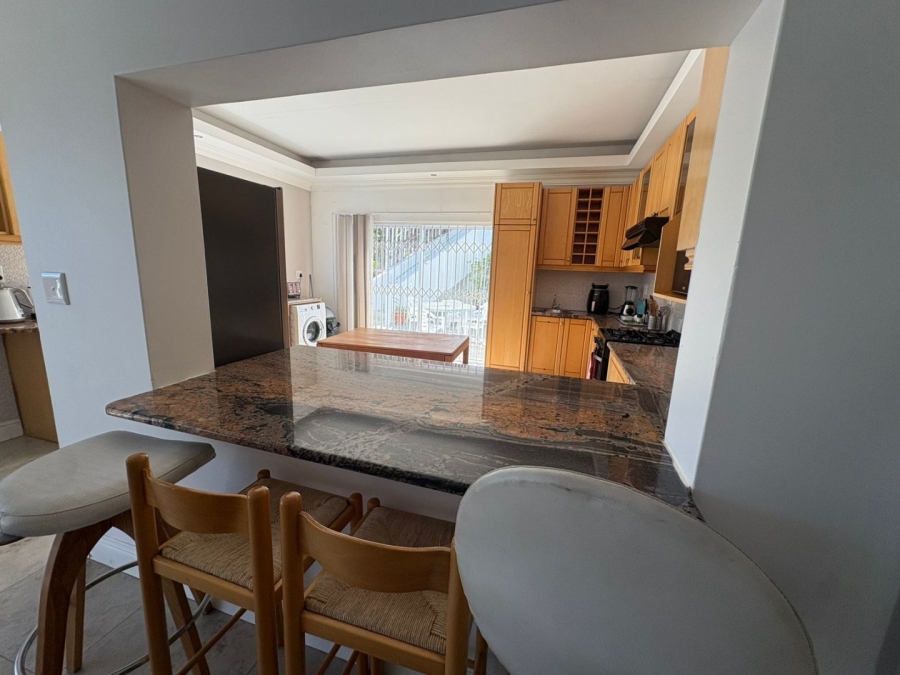 To Let 2 Bedroom Property for Rent in Camps Bay Western Cape
